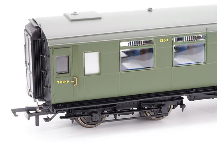 Hornby expands its 'OO' gauge Maunsell collection